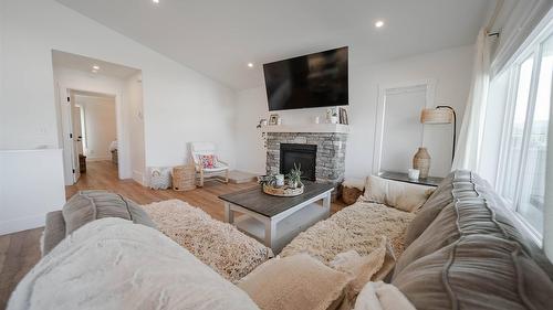 107 18Th Street, Cranbrook, BC - Indoor Photo Showing Living Room With Fireplace