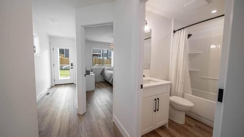107 18Th Street, Cranbrook, BC - Indoor Photo Showing Bathroom