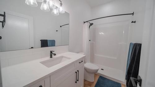 107 18Th Street, Cranbrook, BC - Indoor Photo Showing Bathroom