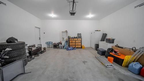 107 18Th Street, Cranbrook, BC - Indoor Photo Showing Garage