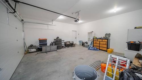 107 18Th Street, Cranbrook, BC - Indoor Photo Showing Garage