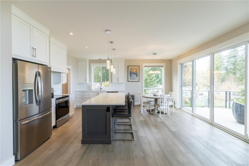 4306 Eva Rd, Bowser, BC 