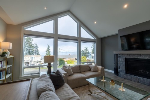 4306 Eva Rd, Bowser, BC 