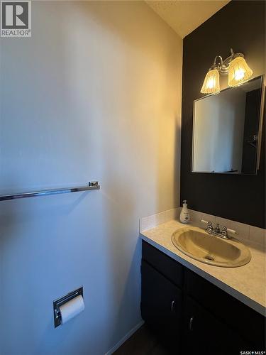 59 Mcdougall Crescent, Saskatoon, SK - Indoor Photo Showing Bathroom