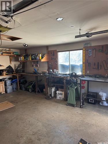 59 Mcdougall Crescent, Saskatoon, SK - Indoor Photo Showing Garage