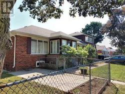 2 WARINGSTOWN DRIVE  Toronto, ON M1R 4H1