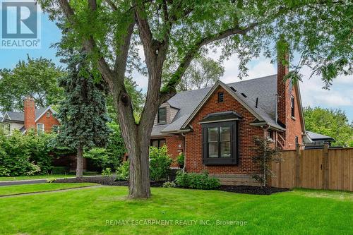 1390 Halifax Place, Burlington, ON - Outdoor