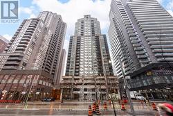 1803 - 750 BAY STREET Toronto, ON M5G 1N6
