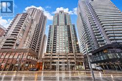 1803 - 750 BAY STREET Toronto, ON M5G 1N6