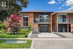 77 CRAYFORD DRIVE Toronto, ON M1W 3B5