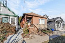 193 N TRAGINA Avenue  Hamilton, ON L8H 5C7