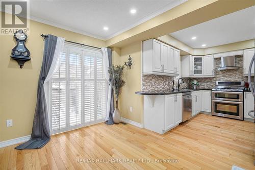 3358C Kingston Road, Toronto, ON - Indoor Photo Showing Kitchen With Upgraded Kitchen