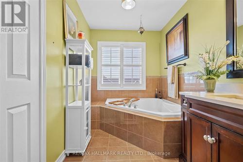 3358C Kingston Road, Toronto, ON - Indoor Photo Showing Bathroom