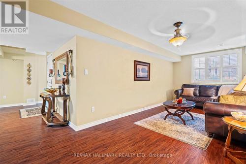 3358C Kingston Road, Toronto, ON - Indoor Photo Showing Living Room