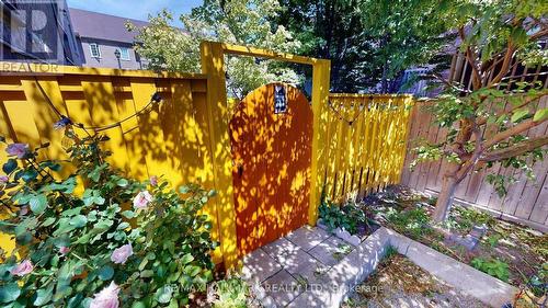 3358C Kingston Road, Toronto, ON - Outdoor