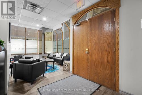 Open Waiting Room in 119 - 118-119 - 379 Dundas Street, London East (East K), ON 