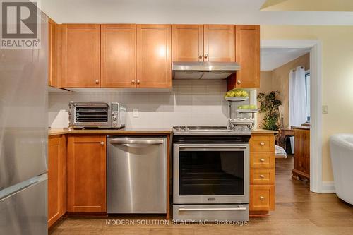 905 - 2737 Keele Street, Toronto, ON - Indoor Photo Showing Kitchen