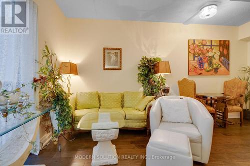 905 - 2737 Keele Street, Toronto, ON - Indoor Photo Showing Living Room