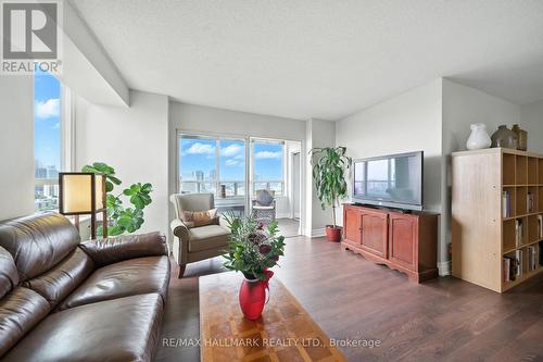 2002 - 215 Wynford Drive, Toronto, ON - Indoor Photo Showing Living Room
