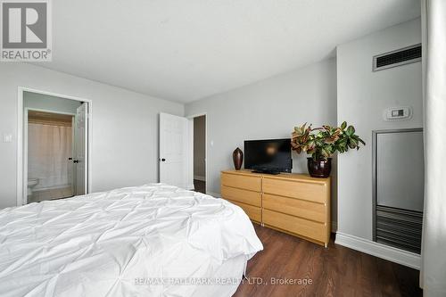 2002 - 215 Wynford Drive, Toronto, ON - Indoor Photo Showing Bedroom
