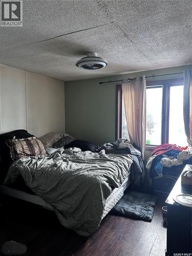 333 5Th Avenue Se, Weyburn, SK - Indoor Photo Showing Bedroom