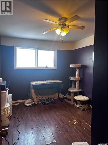 333 5Th Avenue Se, Weyburn, SK - Indoor Photo Showing Bedroom