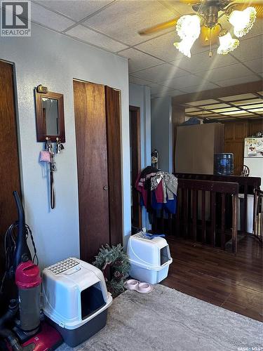 333 5Th Avenue Se, Weyburn, SK - Indoor