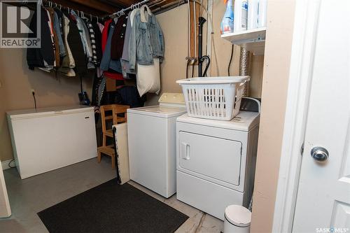 207 Brookdale Place, Wynyard, SK - Indoor Photo Showing Laundry Room