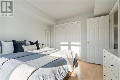 304 - 4450 Fairview Street, Burlington, ON - Indoor Photo Showing Bedroom