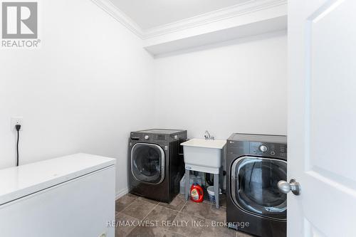 301 Freure Drive, Cambridge, ON - Indoor Photo Showing Laundry Room