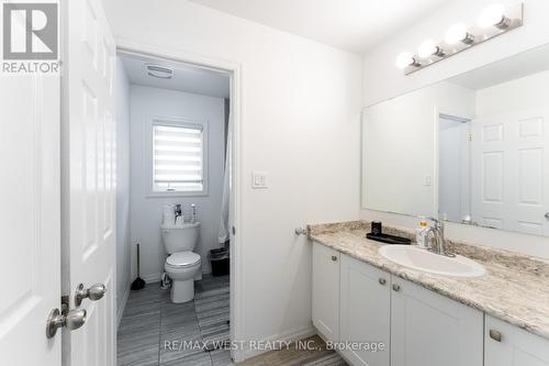 301 Freure Drive, Cambridge, ON - Indoor Photo Showing Bathroom