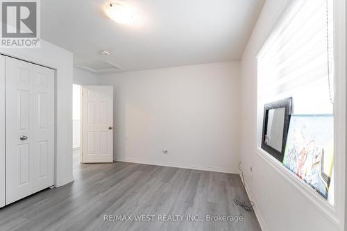 301 Freure Drive, Cambridge, ON - Indoor Photo Showing Other Room