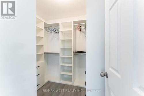 301 Freure Drive, Cambridge, ON - Indoor With Storage