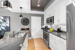 Stainless steel appliances & granite countertops! - 