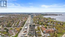 Nearby all shops & amenities of Westboro Village! - 