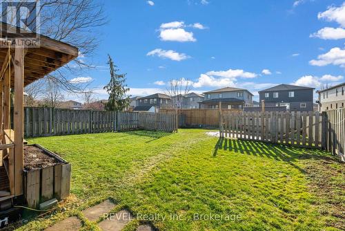 7880 Ascot Circle, Niagara Falls (Ascot), ON - Outdoor With Backyard