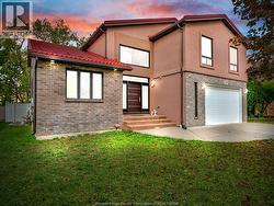 1098 STONEYBROOK CRESCENT  Windsor, ON N9G 2Y3