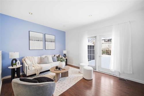 A 11 Apple Lane, Winnipeg, MB - Indoor Photo Showing Living Room