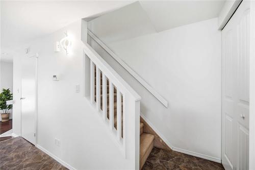 A 11 Apple Lane, Winnipeg, MB - Indoor Photo Showing Other Room