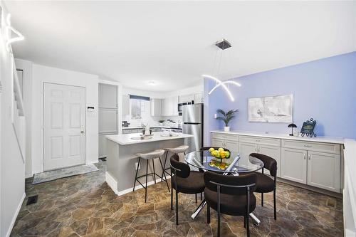 A 11 Apple Lane, Winnipeg, MB - Indoor Photo Showing Other Room