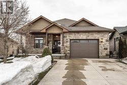 687 FORMAN AVENUE  Stratford, ON N5A 0G2