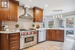 16 GRASETT CRESCENT  Barrie, ON L4N 6Z8