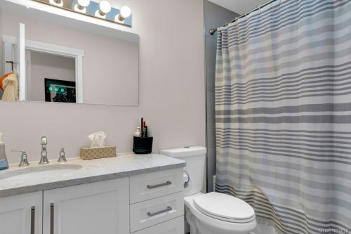 6069 Waldbank Rd, Nanaimo, BC 