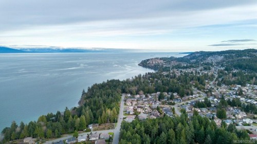 6069 Waldbank Rd, Nanaimo, BC 