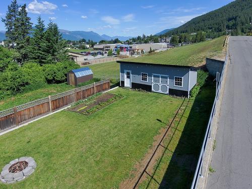1930 Pine Street, Creston, BC - Outdoor With View