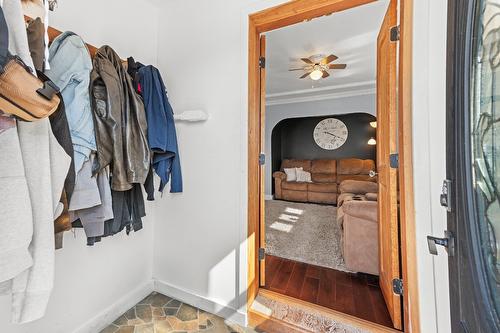 1930 Pine Street, Creston, BC - Indoor