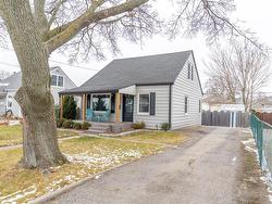 568 CROMWELL Street  Sarnia, ON N7T 3Z4