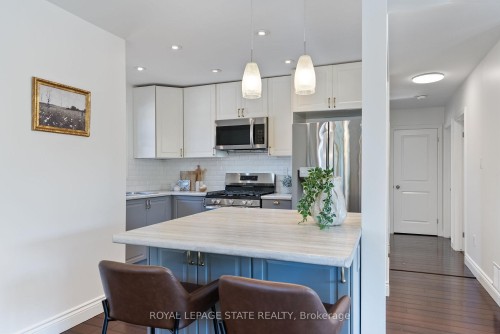 103 Wise Crescent, Hamilton, ON - Indoor Photo Showing Kitchen With Upgraded Kitchen