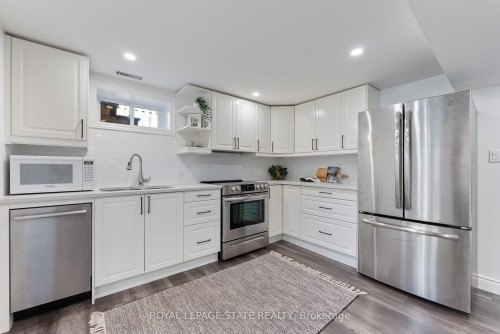 103 Wise Crescent, Hamilton, ON - Indoor Photo Showing Kitchen