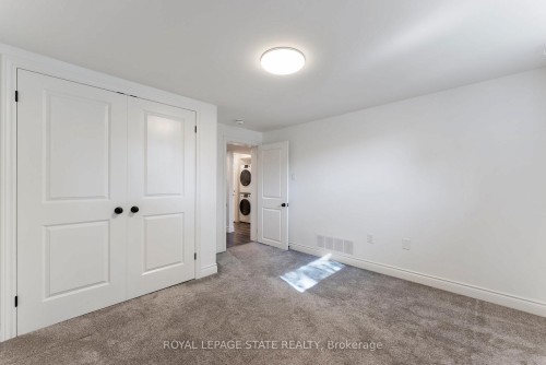 103 Wise Crescent, Hamilton, ON - Indoor Photo Showing Other Room